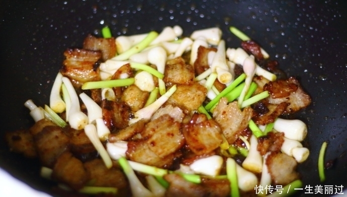 这样做出来的五花肉,鲜香味美,肥而不腻,下饭又下酒