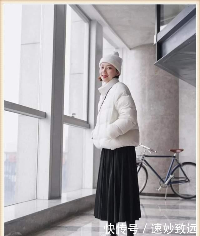 羽绒服+裙子,大衣+裙子,秋冬怎么搭更好看