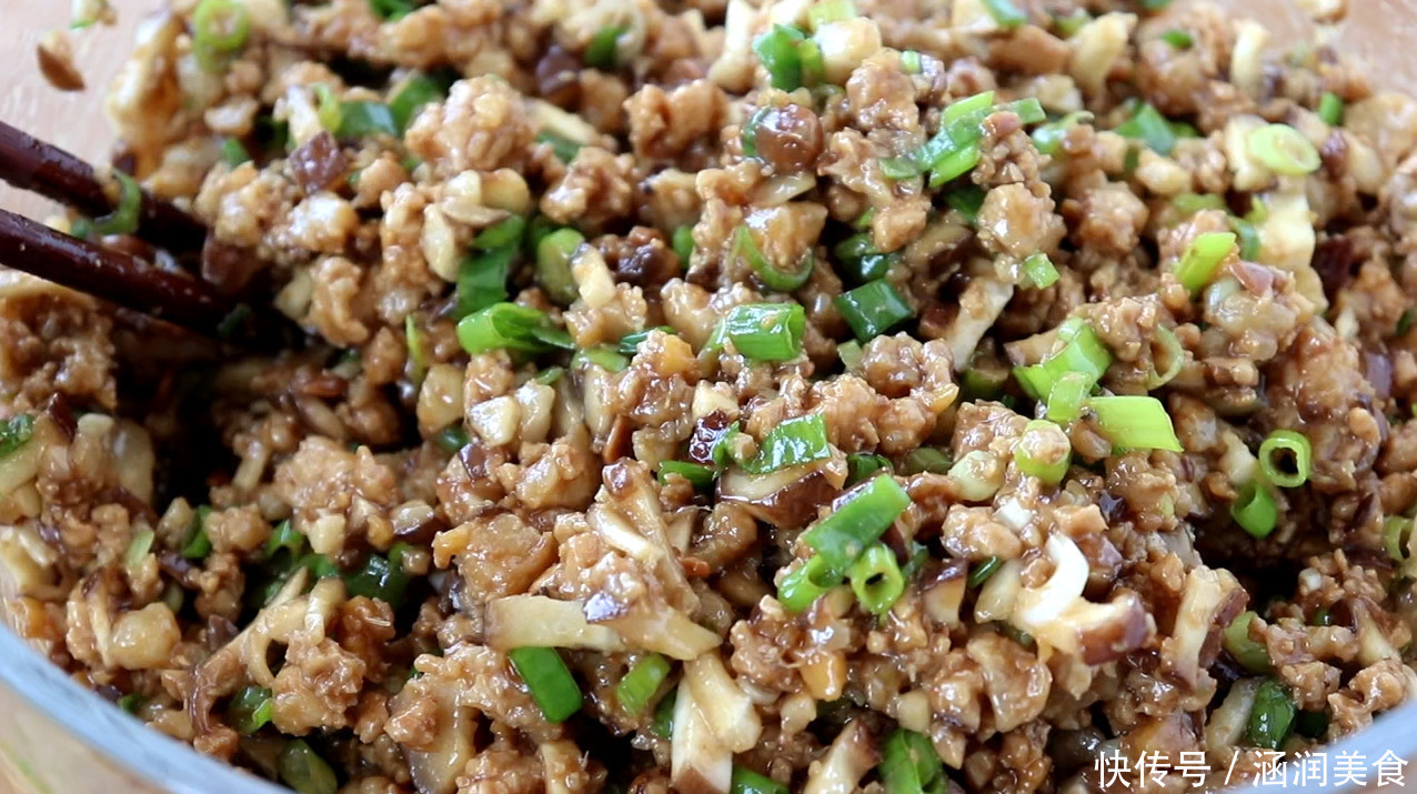 手把手教您在家蒸包子,3个小诀窍,包子又白又松软,零失败