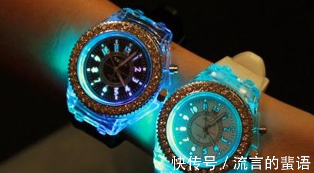 手表#夜光手表需要吸多久光！