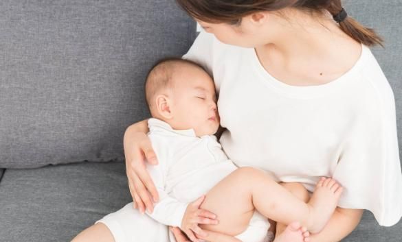 婷婷|宝宝拒绝喝奶,喂奶溜号怎么办?孩子进入“厌奶期”,宝妈不要慌