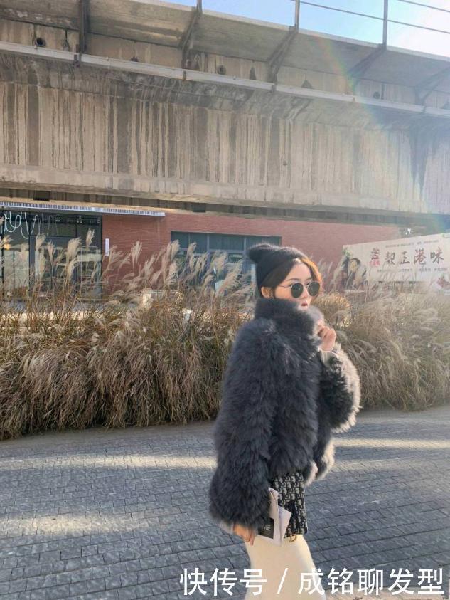 女人的冬装怎么少得了皮草,学会时尚博主的搭配,保暖有限贵气