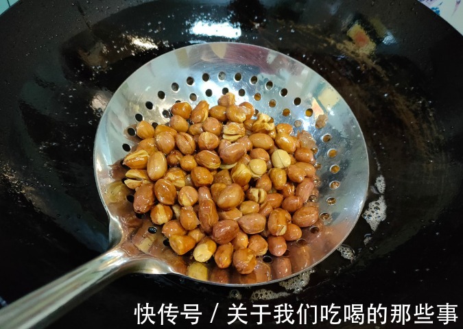 花生米不能直接油炸,想要个个香酥可口,越嚼越香,牢记3个技巧