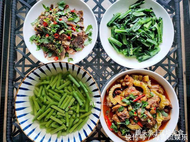 豇豆|一家四口的晚餐，妈妈做了三菜一汤，简单营养味美，家人吃着开心