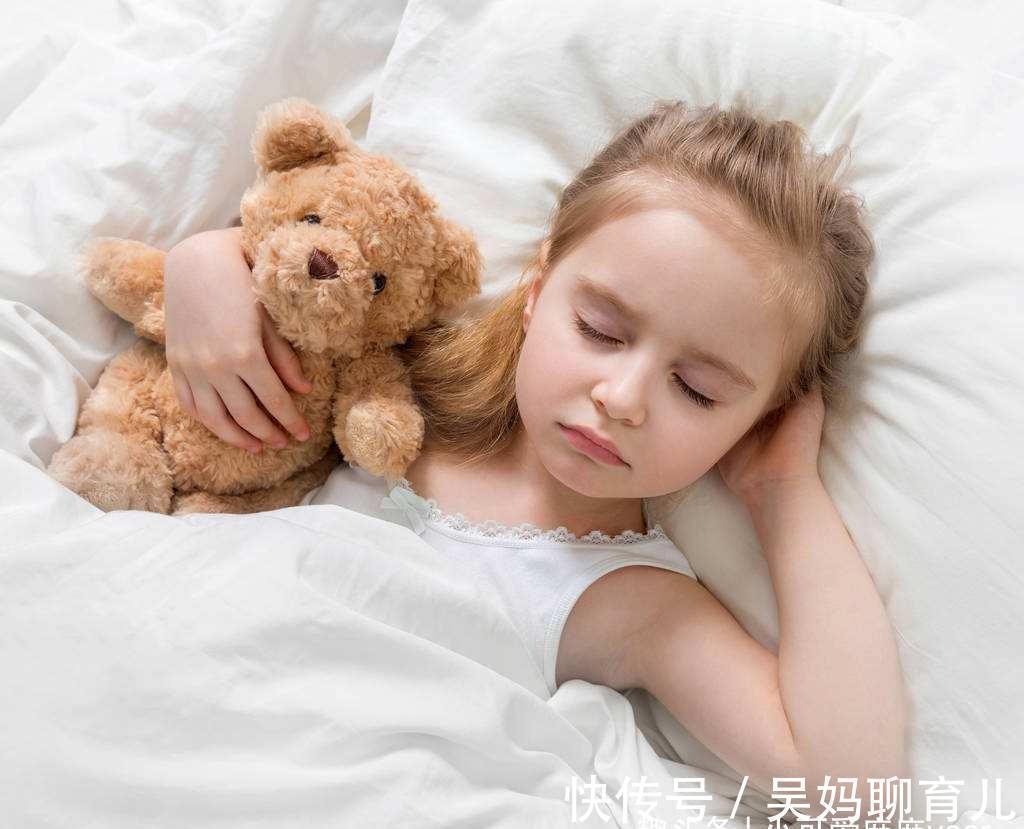 大脑|孩子睡觉时有这3个反应，说明大脑发育好，长大后智商不会低