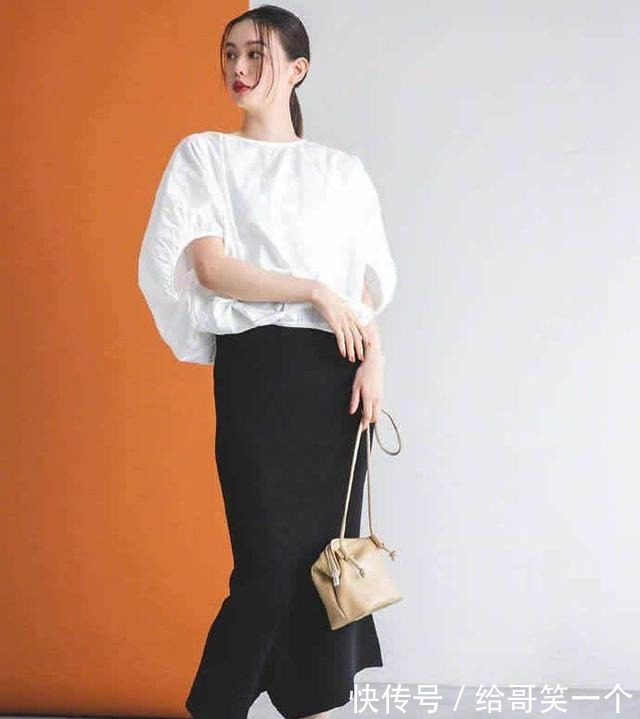 洛薇 初秋穿衬衫,搭配什么最好看16套“穿搭”示范,通勤上班美呆了!