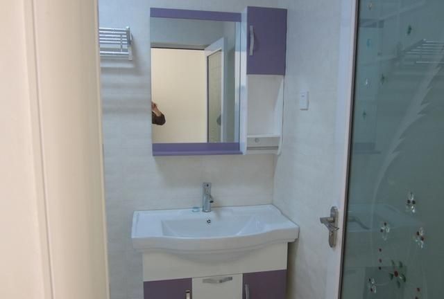 装修|没钱只能刷白墙,88平简单装修只花6万,邻居都说不相信!