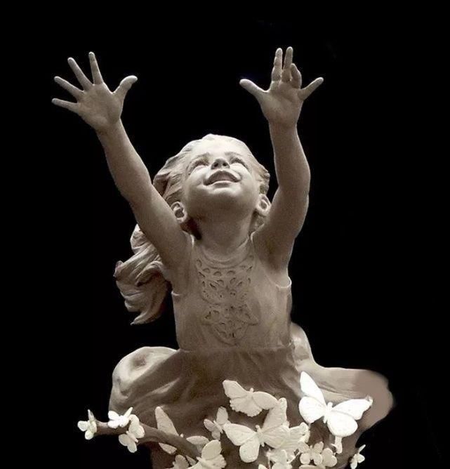 vega@被公认最具大师潜质的美女雕塑家,人体作品生动又别出心裁!