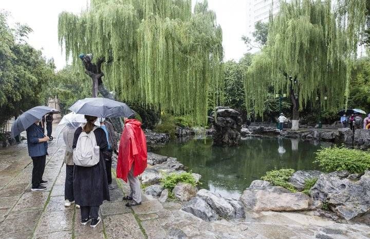 市民|月牙泉再次喷涌成网红，牵动着爱泉市民的心