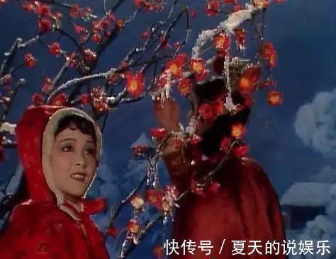 贾母!红楼梦:薛宝琴出场很难堪,贾母捧她是为了遮丑!结局难逃薄命司