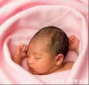 父母|新生儿都会留下小脚印,医生不会告诉家长,但父母也要了解