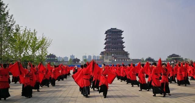 汉服秀|汉中市旗袍文化协会在天汉长街举行千人汉服秀