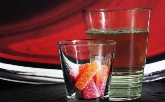 食物|女性“催老神器”揭晓!四类食物,趁早撤离饭桌,切莫贪嘴