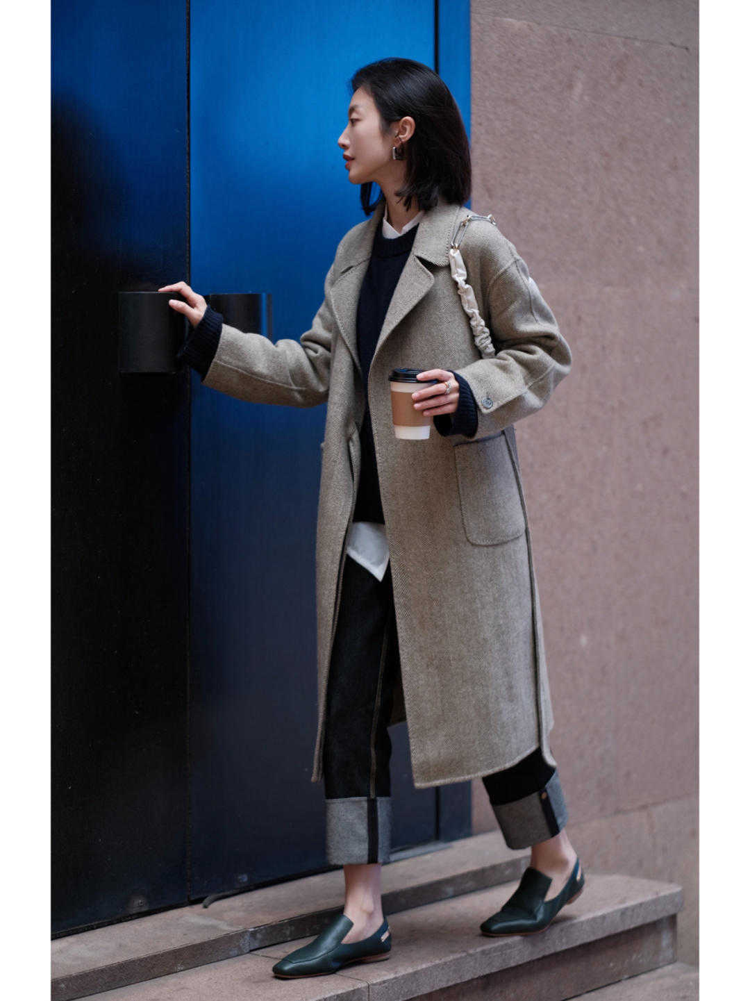 棉服 怪不得这么多人喜欢穿直筒牛仔裤,论保暖百搭,没有长裤能超过它