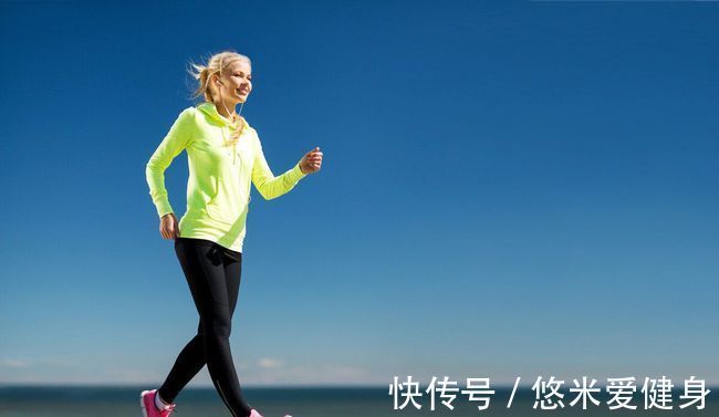 跑步|跑步训练前,做好这10个热身动作,激活全身肌肉让跑步更轻松