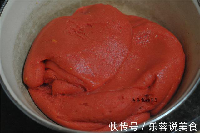 今年火爆的''好事发生''月饼，你也试试吧，月饼艳丽，只需一招