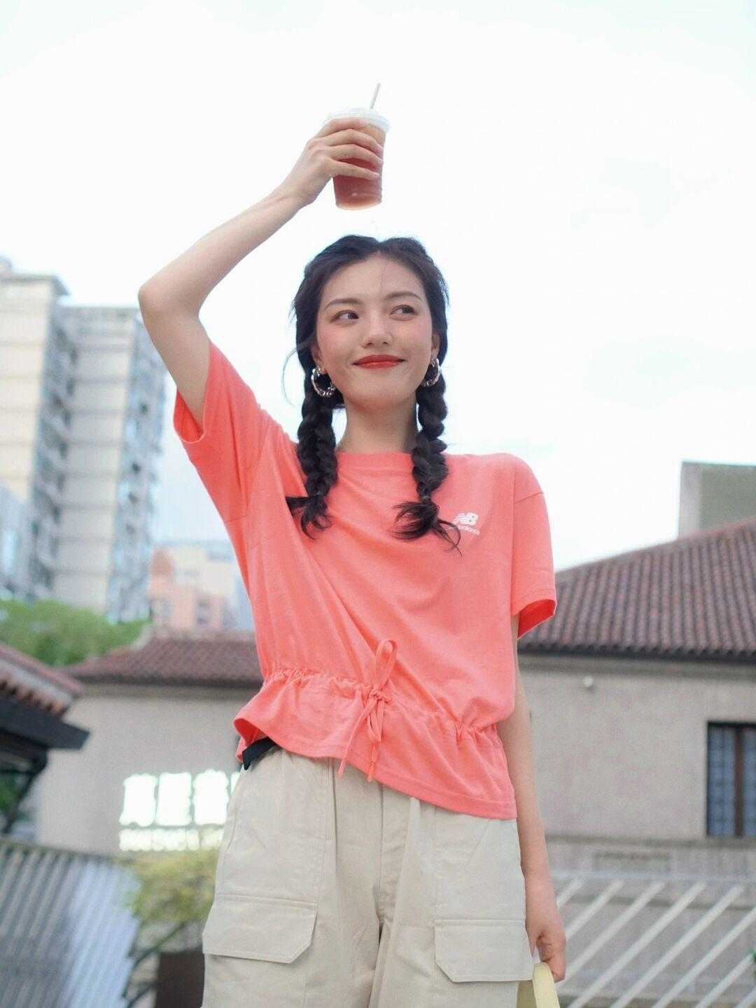 糖果色|今年流行糖果色T恤,可以这样穿,减龄又好看