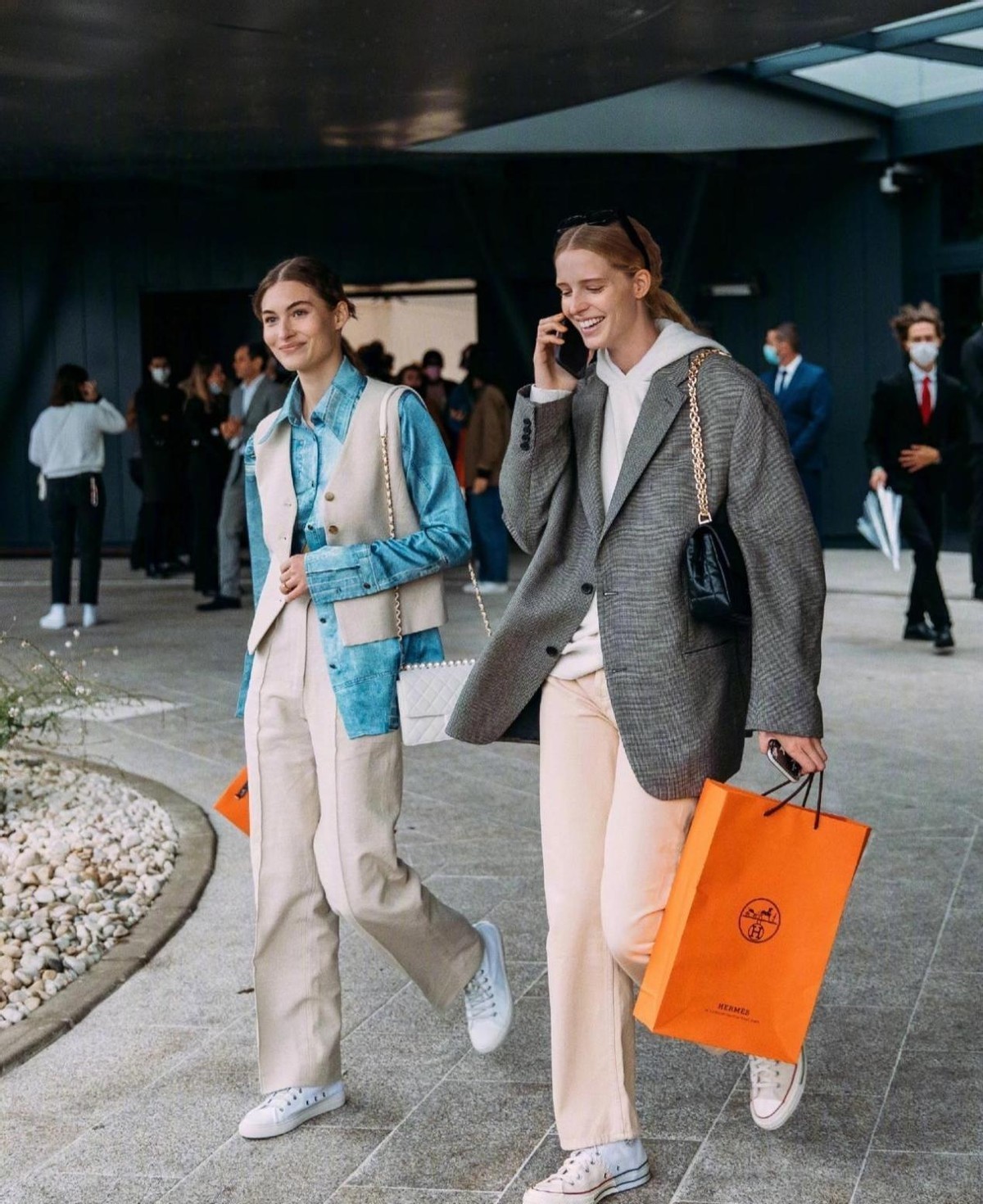 阔腿裤|法国街头穿搭分享,每套服装都有复古范,优雅女人味藏不住