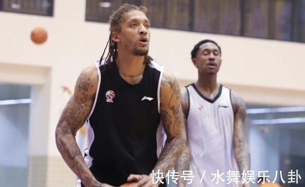 下课|内讧结束?曝巩晓彬正式下课,辽篮锁定小外援,朱总欲召回大杀器