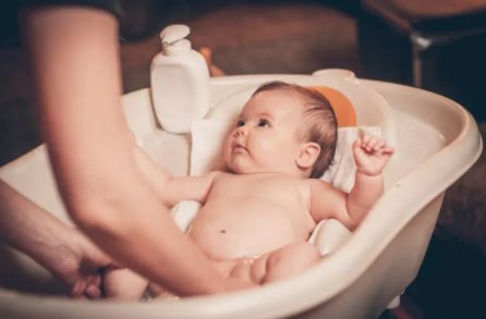 育儿专家|冬天宝宝怎么洗澡不生病？洗几次？育儿专家再三强调6大要点！