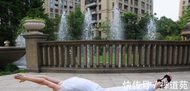 娜娜|90后美女导游,工作之余,练习瑜伽,一招一式很专业