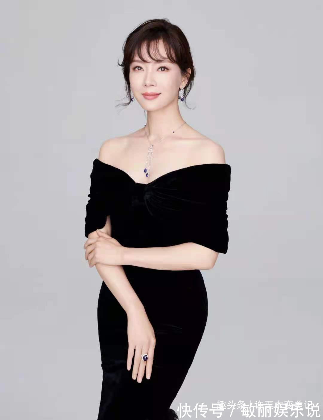 刘海 女人过了45岁尽量别留长发、烫卷发!推荐这5款发型,太减龄