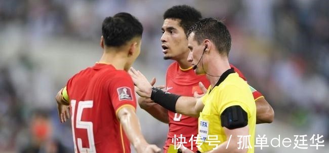 馬德興|凌晨2點!資深記者再現爭議報道國足李鐵遭質疑,球迷罵聲一片