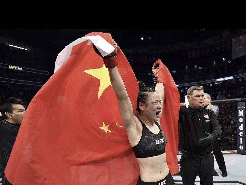 尼克斯|张伟丽二番战来了，复仇胜算如何？心情大好，晒尼克斯定制版球衣