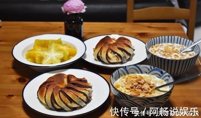 香蕉松饼|晒我家七天早餐,每天早餐食谱提前安排,只为家人吃得营养又健康
