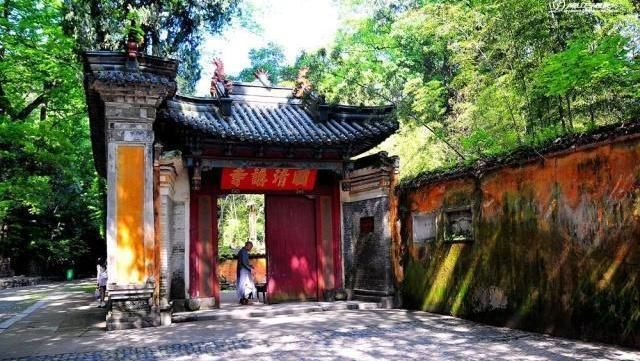 浙江“香火最旺”的寺庙，不收门票一顿饭只要两元，还是个5A景区