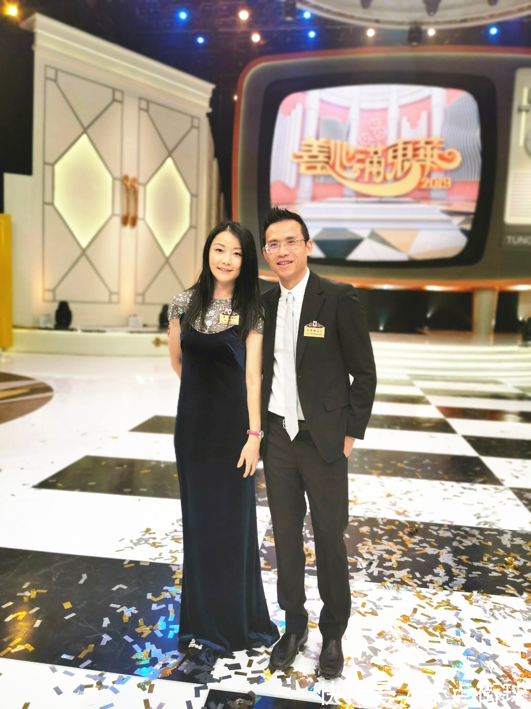 李贤义|中国网球传奇春节送祝福!25岁嫁香港百亿富豪,7年内生了4个孩子