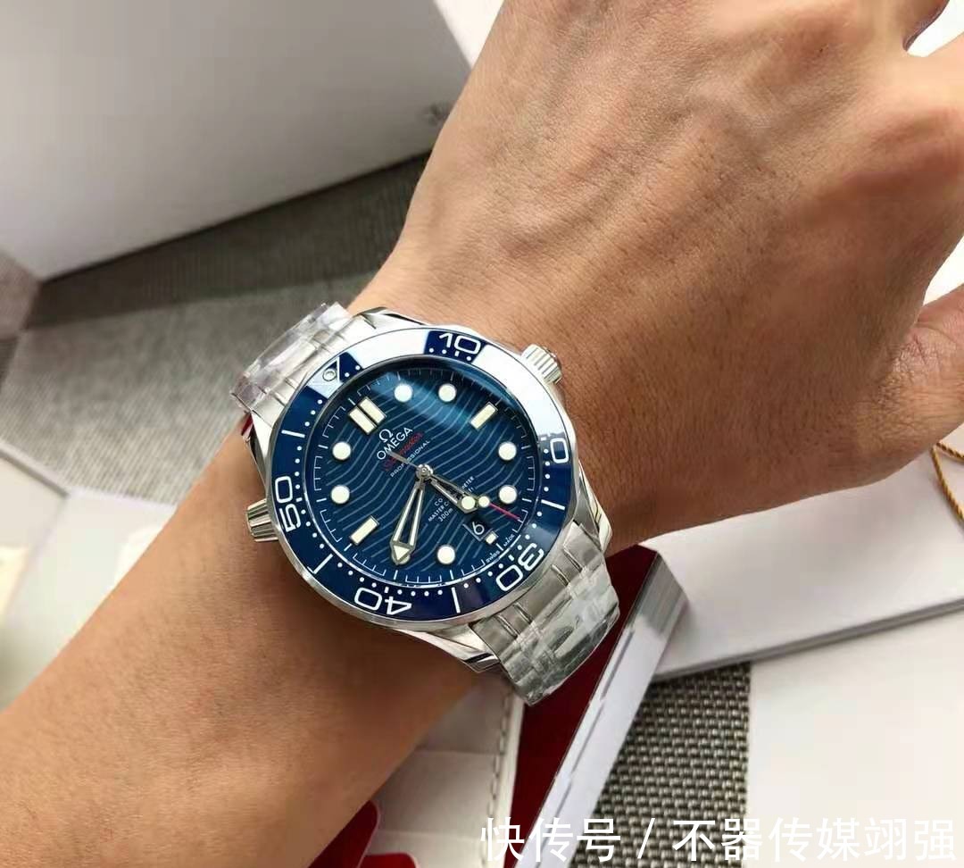 刻度|只差三四千！万国海洋时计和欧米茄海马300，怎么选
