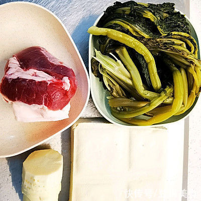 鲜香美味，你从来没吃过的雪菜老豆腐煲