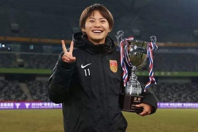 杨淑慧|新消息!女足新星杨淑慧登陆法甲,王霜即将冲击欧冠冠军