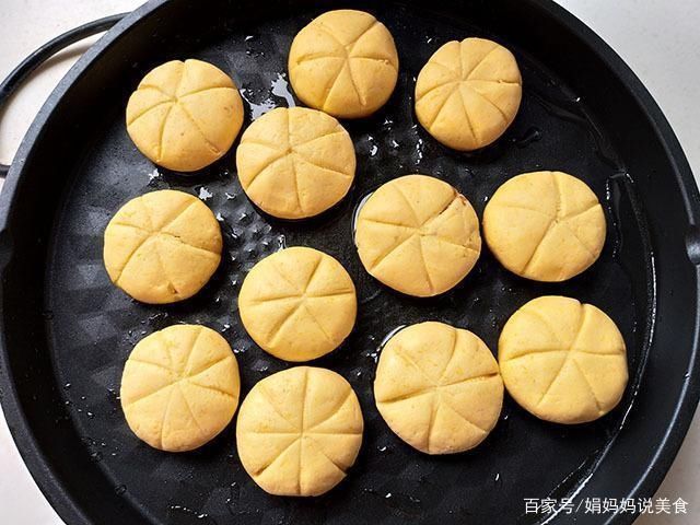 平底锅|一口平底锅就能搞定的小点心，入秋吃正合适，软糯香甜，我家常吃