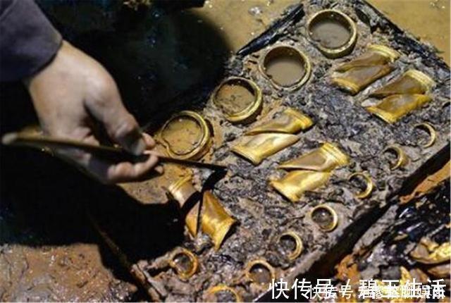 西汉@我国运气最好古墓,盗墓贼挖了15米放弃,距墓中10吨宝物仅5厘米