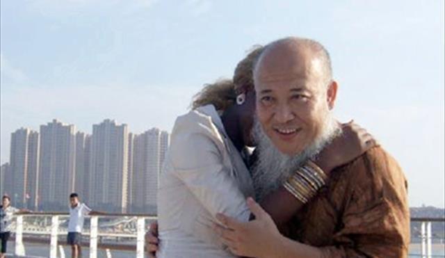 皈依#53岁画家杨彦：娶21岁非洲学生，生了俩混血儿后，为何皈依佛门？