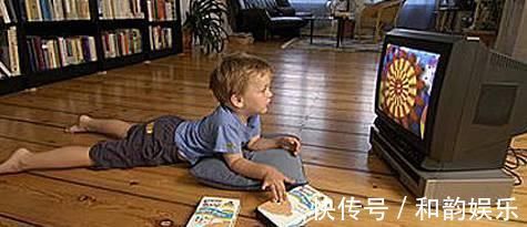 孩子|孩子能不能看电视?几岁看电视比较好?专家的建议引起质疑