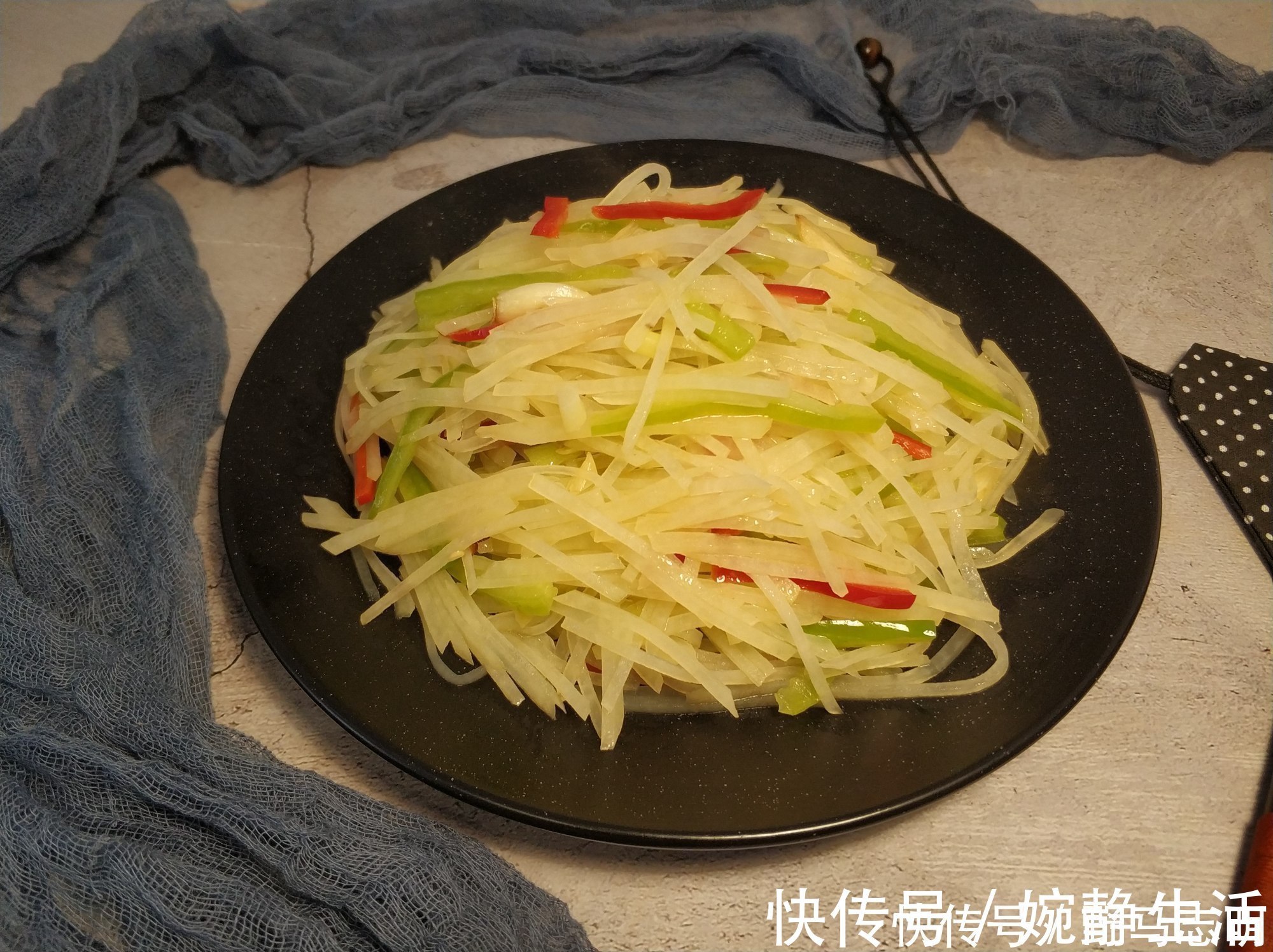 土豆丝|炒土豆丝,先放醋还是后放醋,这一步做对了,土豆丝脆爽又入味