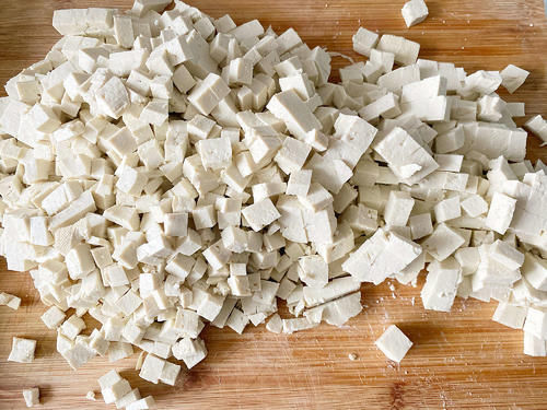 老妈闺女家小住，点餐要求吃菜卷子，女儿蒸了两大锅，全家吃美了