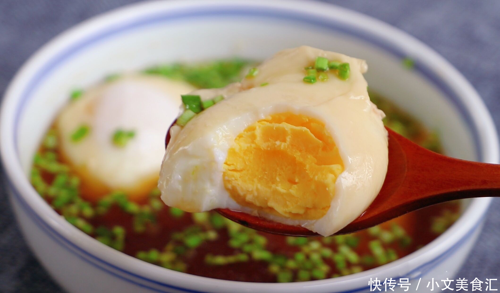荷包蛋我就服这做法,出锅个个完整,一做一个准,鲜嫩好吃