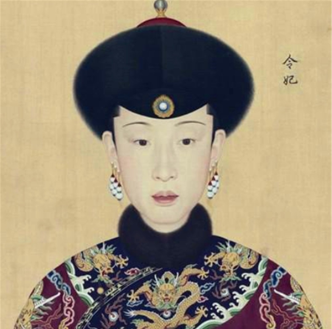 升到|令妃为什么生前只升到皇贵妃，死后才追封皇后？