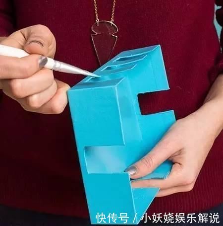 三角形 鞋子挤脚?老司机教你2招,学会后鞋子怎么穿都舒服!