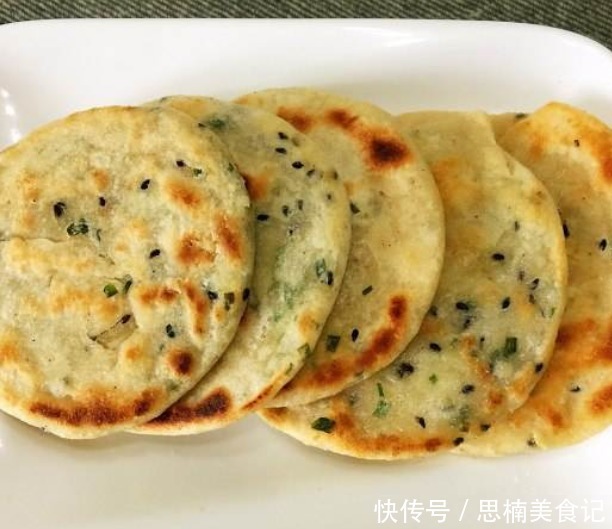 面食|简单好吃的面食,比馒头更香甜,简单一烙,香酥美味吃不够