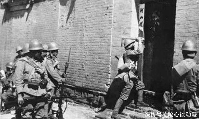 进村|鬼子进村老照片:失去女儿母亲悲痛欲绝,小姑娘的眼神充满绝望!