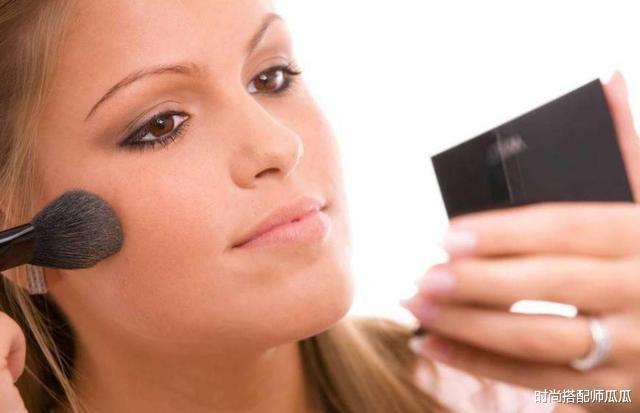 化妆|经常化妆和天天素颜的脸,有这4大区别,看完你还会化妆吗