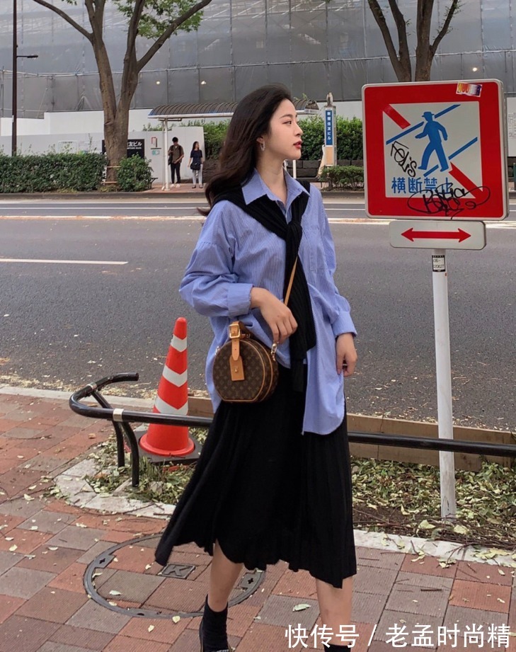 白色裙|百褶裙,好看又好搭,教你解锁花样穿法