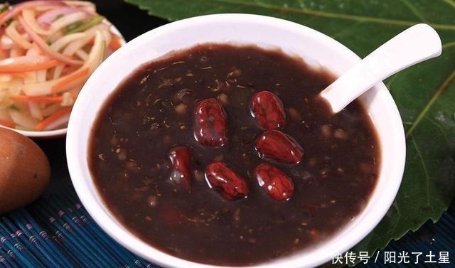 枸杞|入冬后,用它来代替豆浆牛奶,补气又养血,面如桃花不用涂胭脂!