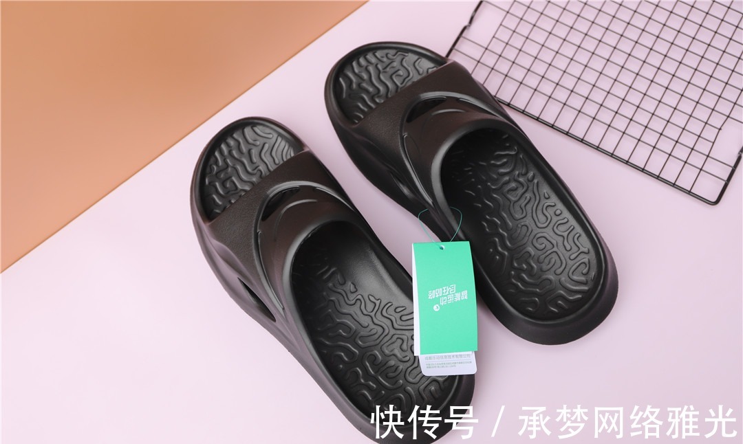 鞋底|咕咚运动舒缓拖鞋，真正的踩屎感，极致舒缓双脚