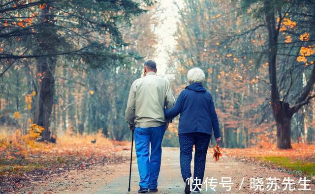 心脏泵|秋季过半,高血压患者需警惕“4种”表现,医生:或是脑出血前兆